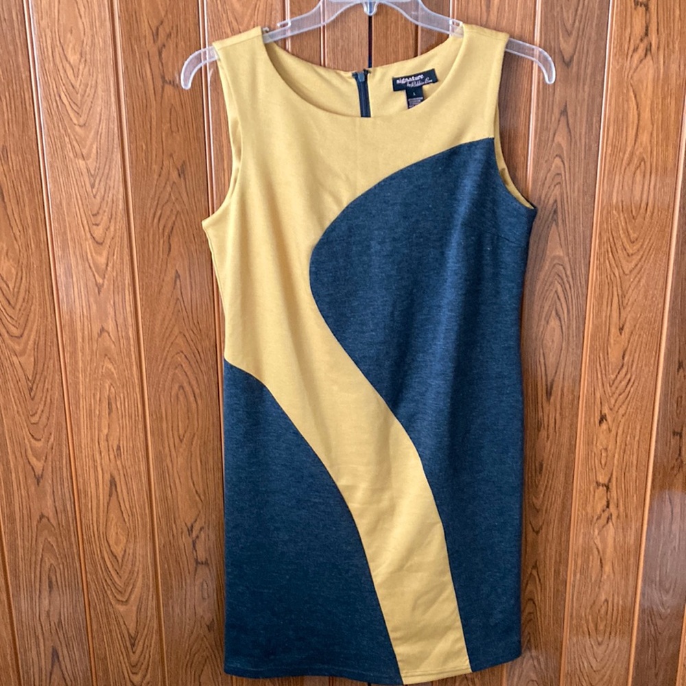 New Signature By Robbie Bee Casual Dress,    Size L, Sleeveless, Round Neckline